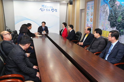 ▲ 당진시농업인단체협의회가 지난 3월 6일 김홍장 당진시장과 만남의 시간을 가졌다.