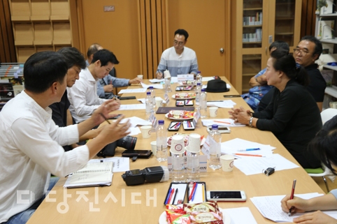 ▲ 지난 22일 당진문화재단 창립 5주년 좌담회가 당진예술자료센터에서 열렸다.