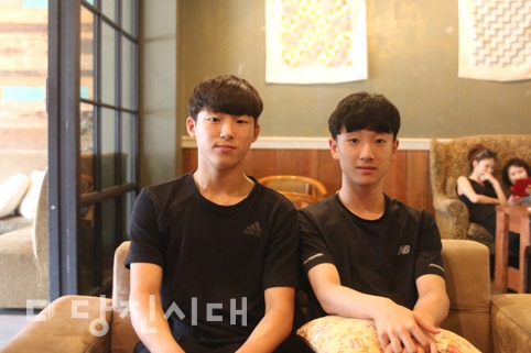 ▲ 2018 화순 전국 학교대항 및 실업연맹 배드민턴선수권대회에서 우수한 성적을 거둔 (왼쪽부터) 조성민·진용 선수