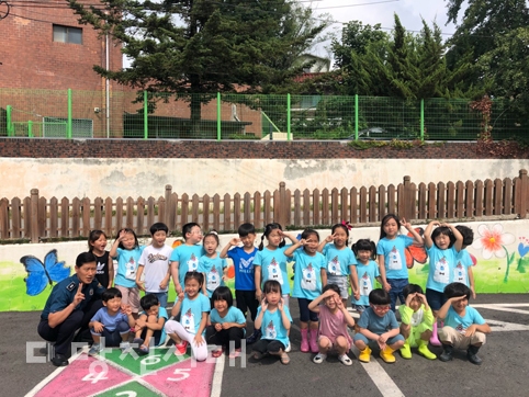 ▲ 중흥어린이집 원아들이 송악파출소로 견학을 다녀왔다.
