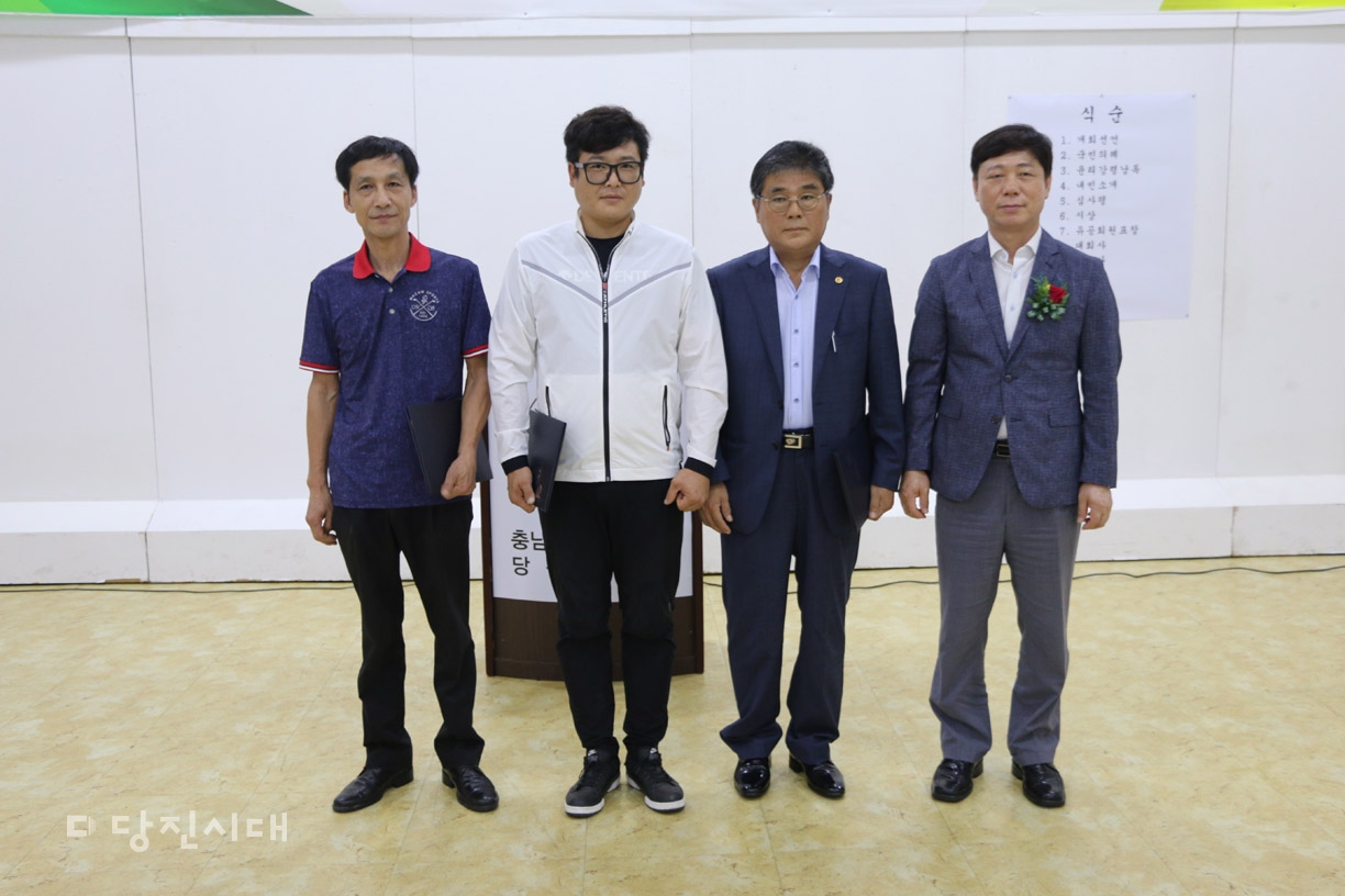 ▲ 충남옥외광고협회 당진시지부가 제13회 당진시 우수광고물 전시회를 당진문예의전당 전시실에서 개최했다.