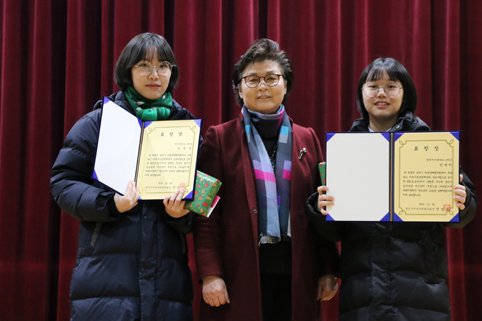 ▲ 당진시여성단체협의회가 청소년 인권·양성평등 UCC 공모전을 개최하고 지난달 26일 시상식을 실시했다.