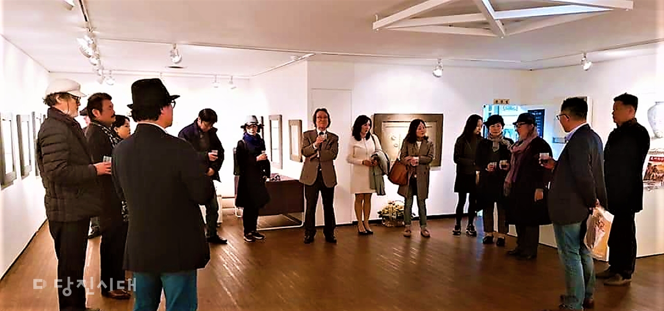 ▲ 장철석 서양화가가 지난달 22일부터 31일까지 예일화랑 초대 장철석 전을 개최했다.