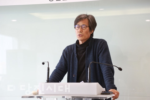▲ 당진문화연대가 지난 18일 당진시청 브리핑실에서 기자회견을 열고 극단 당진의 보조금 특혜 및 횡령 의혹에 대한 문제를 제기하며 감사원에 감사를 청구했다.