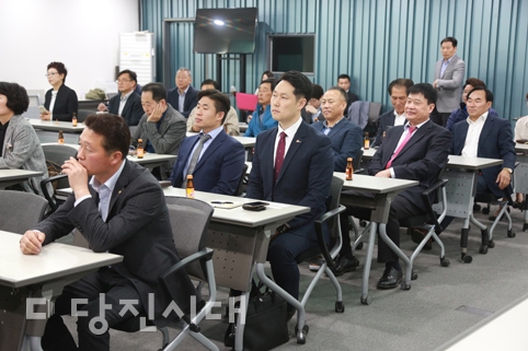 ▲ 충남햇빛발전소 주민협동조합이 민주도형 태양광발전 추진을 위한 사업설명회를 개최했다.