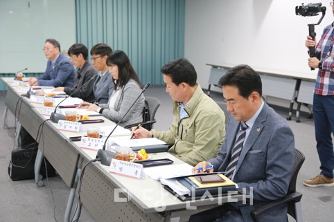 ▲ 지난 24일 제1차 당진시에너지위원회가 당진시청 중회의실에서 열렸다.