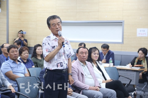 ▲ 지난 9일 김홍장 당진시장이 송악읍에서 하반기 순방을 실시했다.