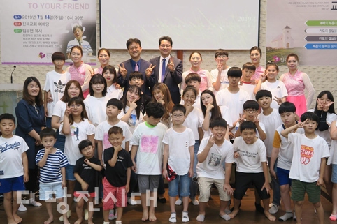 ▲ 진옥성결교회가 지난 14일 임우현 목사 초청집회를 진행했다.