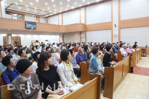 송매감리교회가 지난 1일 브라이언 박 목사를 초청해 치유집회를 진행했다.