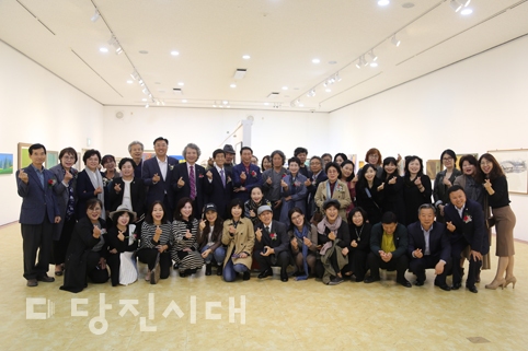 ▲ (사)한국전업미술가협회 충남지회 정기전 2019 충남미술전이 지난 11일부터 17일까지 당진문예의전당 제2전시실에서 개최됐다.