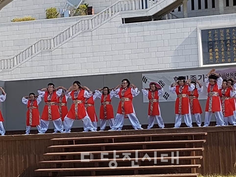 ▲ 당진북부사회복지관이 제8회 충청남도 협회장배 생활체육 국학기공대회에 참가해 장려상을 수상했다.