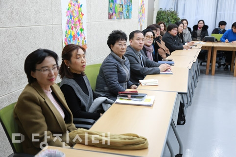 ▲ 당진가족성통합상담센터와 당진시여성단체협의회가 양성평등 인식개선을 위한 원탁토론회를 지난달 27일 개최했다.