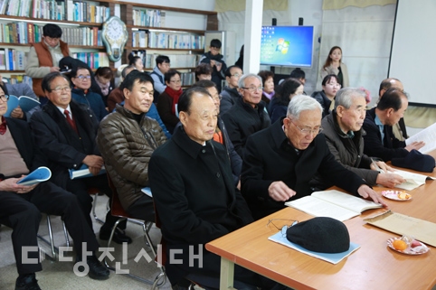 ▲ 당진문학관 개관식 및 제5회 당진·내포문화 학술대회에 참석한 사람들