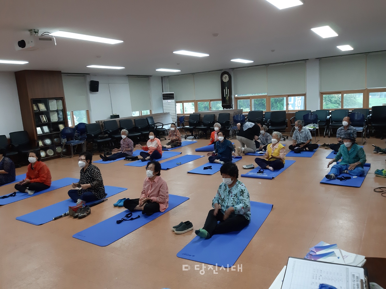 ▲ 고대면이 노인일자리 참여 어르신들을 대상으로 8월 한 달 매주 금요일마다 일자리 업무 대신 교육을 진행하고 있다.