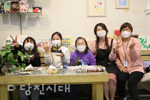 가족과 함께 하는 원예 수업![프로그램 소개] 전대마을학교의 원예 키트 체험기