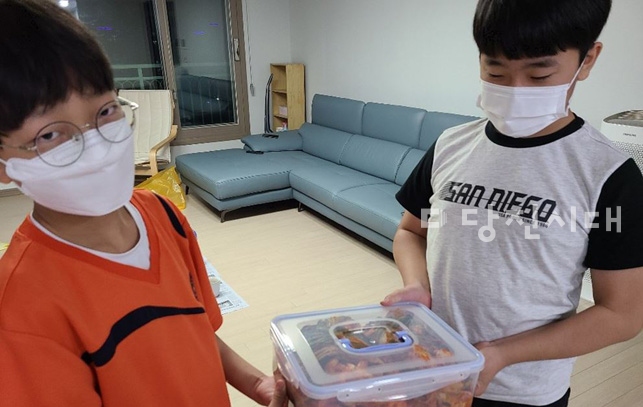 ▲ 당진시자원봉사센터가 김장김치 나눔 행사를 비대면 활동으로 전환했다.