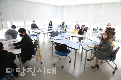 ▲ 당진참여연대 안전재미당진분과가 거리의 불편·불안 요소를 찾아내 개선점을 제안하는 공공디자인 프로젝트를 지난 13일부터 시작했다.