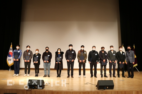 ▲ 당진시가 주최하고 당진상공회의소가 주관한 제71차 당진경제포럼 세미나가 지난 22일 당진시청 당진홀에서 열렸다.