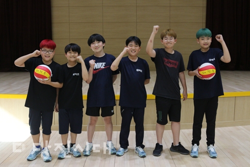 ▲ (왼쪽부터) 이번 대회에 출전한 김동건(초5), 최정호(초5), 배성우(초6), 박건우(초6), 최시온(초6), 이재한(초5) 학생