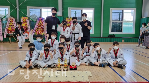 ▲ 이루다태권도가 2022 전국어울림태권도한마당 대회 겨루기 부문에서 종합 준우승과 함께 겨루기 및 품새 부문에서 다수 입상했다.