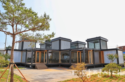 ▲ 신평면 매산2리 마을회관 개관식이 지난 9일 개최됐다.