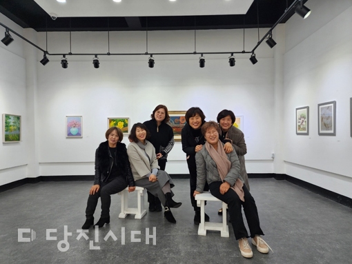 ▲ Art 숲이 첫 전시회인 ‘다시, 첫사랑’ 전을 지난 11일부터 17일까지 갤러리 늘꿈에서 진행했다.