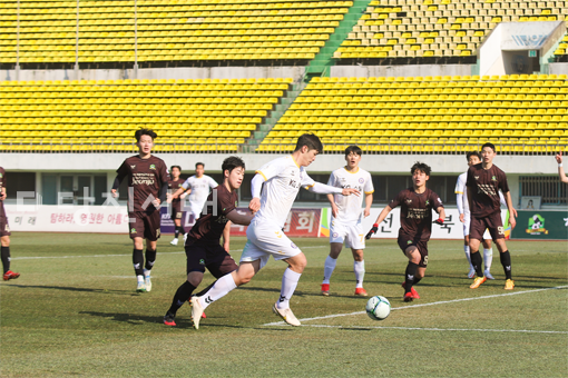 당진시민축구단의 1라운드 경기가 지난달 25일 전주종합운동장에서 개최됐다.