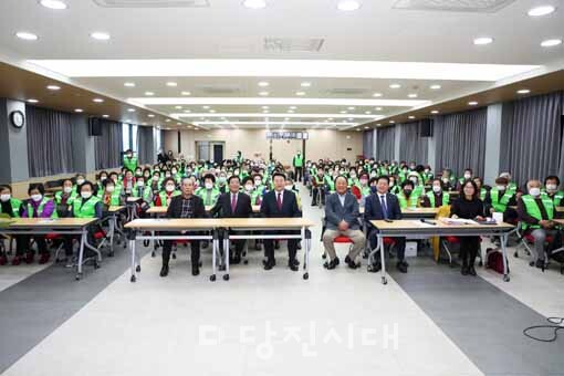 당진지역 19개 노인대학 중 학생이 가장 많은 석문노인대학이 지난 9일 개강했다.