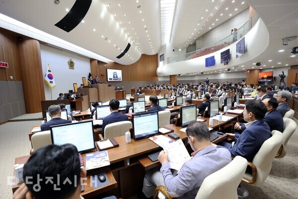 충남도의회가 지난 25일 제346회 임시회 제2차 본회의를 열고 이번 회기를 마무리했다.