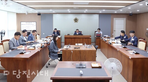 충남도의회 복지환경위원회가 지난 20일 제346회 임시회 3차 회의를 진행했다.