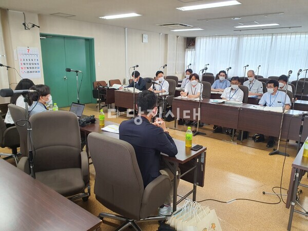 국내 7개 지역신문사가 일본 아사히카와 시청을 방문해, 담당 공무원들을 대상으로 아사히카와 고향납세제와 관련해 인터뷰를 진행했다.