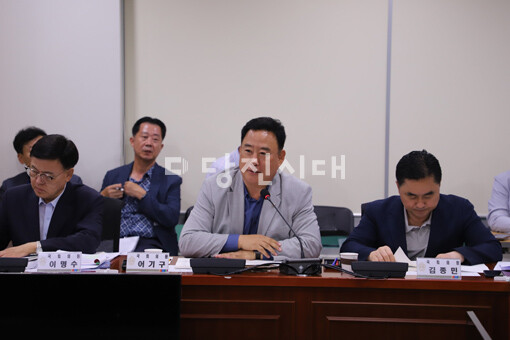 지난 5일 국회에서 열린 충청남도와의 정책간담회에서 어기구 국회의원이 발언을 하고 있다.