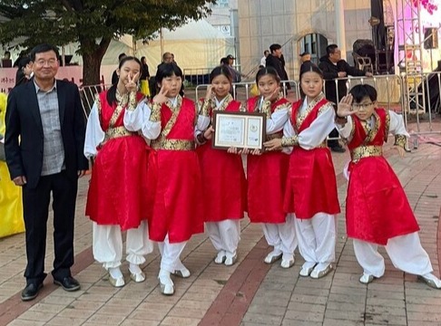 당진초등학교 해나루 어린이 풍물단이 제5회 보은전국국악경연대회에서 타악신인부 대상을 수상했다.