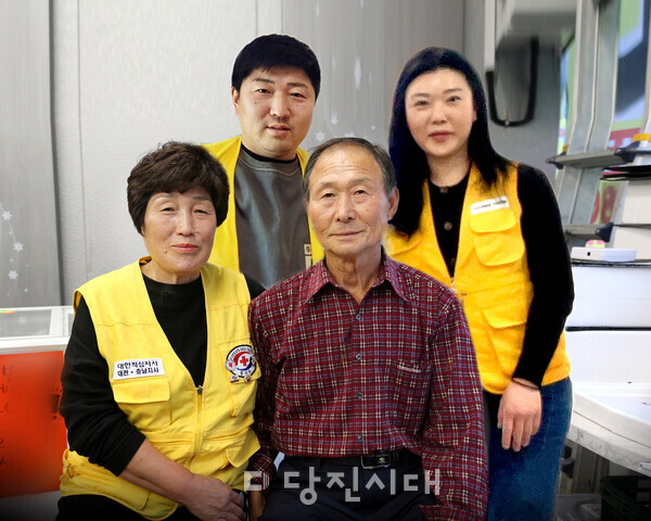 아내 송정화, 남편 박전배, 딸 박지영, 아들 박현범 가족