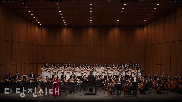 당진문화재단과 당진시립합창단이 함께 준비한 2023 송년음악회가 지난달 28일에 열렸다.