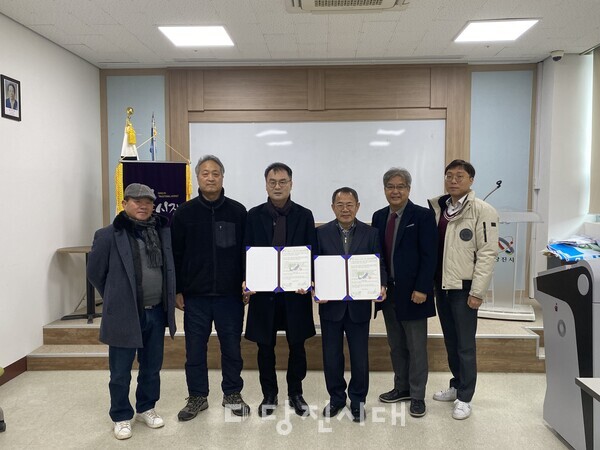 (재)당진문화재단의 문화도시지원센터와 당진전통시장상인회가 지난달 20일 상생 협약을 체결했다.