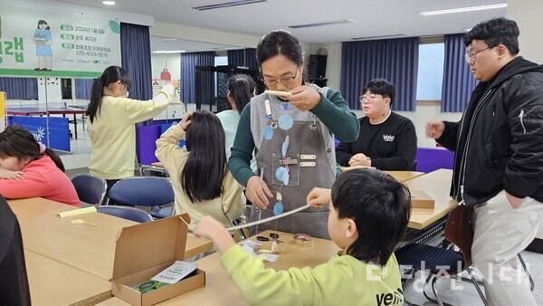 순천향대학교가 지역주민을 대상으로 한 폐플라스틱 업싸이클링 프로그램을 진행했다.
