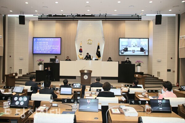 당진시의회가 제4차 본회의를 끝으로 제107회 임시회를 지난 2일 마무리했다.