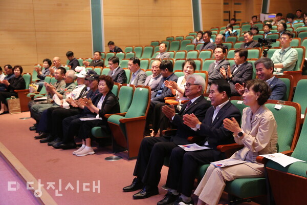 ‘소난지도 의병항쟁 제118주년 기념식 및 제14회 의병의 날 기념식’이 지난 1일 당진시청 대강당에서 개최됐다.
