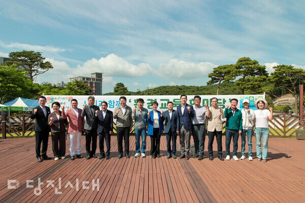 당진환경운동연합과 당진환경교육센터가 공동으로 환경교육 한마당을 지난 1일 당진시청 야외광장 일원에서 개최했다.