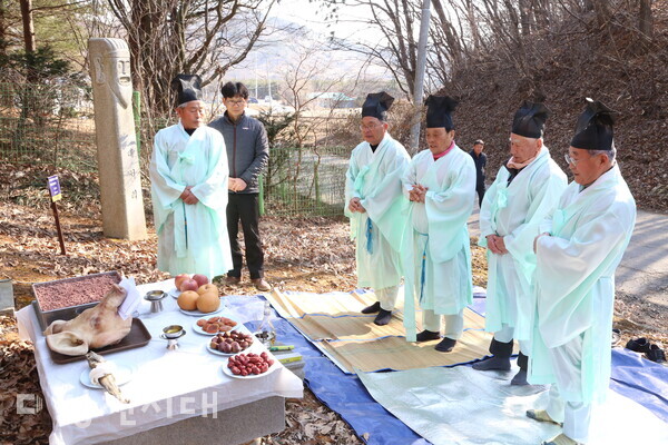 지난 3월 10일 주민들이 마을의 안녕과 평안을 기원하며 장승제를 지냈다.