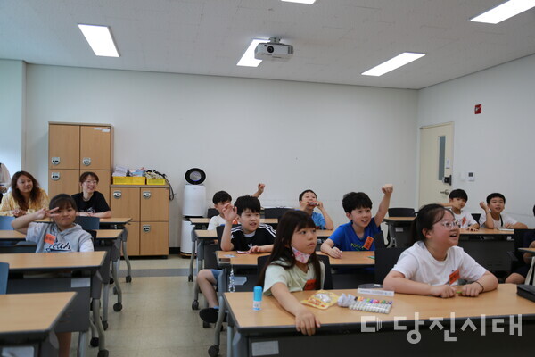 당진도서관이 지난달 30일부터 나흘간 여름독서교실을 진행했다.