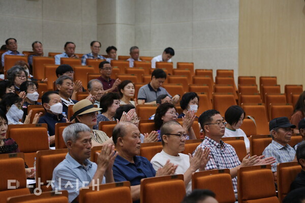 송악 버스터미널 신설 타당성 조사 및 개발계획 용역 중간보고회가 지난 22일 송악농협 대강당에서 개최됐다.