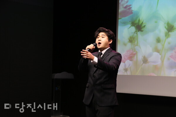 뮤지컬배우 황창현 씨의 공연