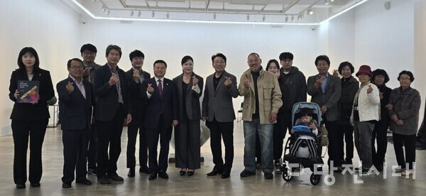 서해안 조각가 작품 한자리에 모여