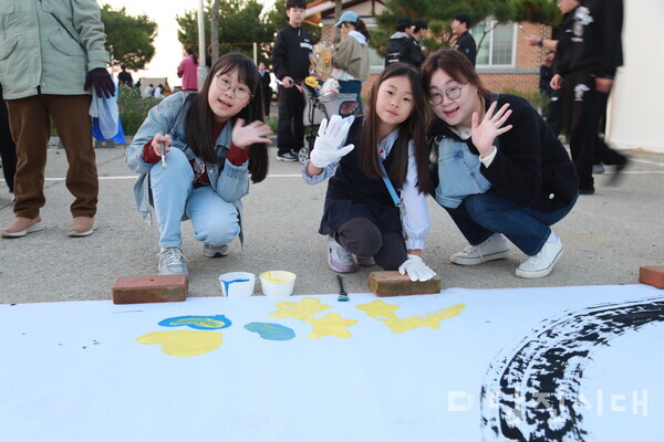 ‘페슬라이트(Feslight)’가 고대면 당진포리에 위치한 당나루물꽃승마마을에서 지난 2일 열렸다.