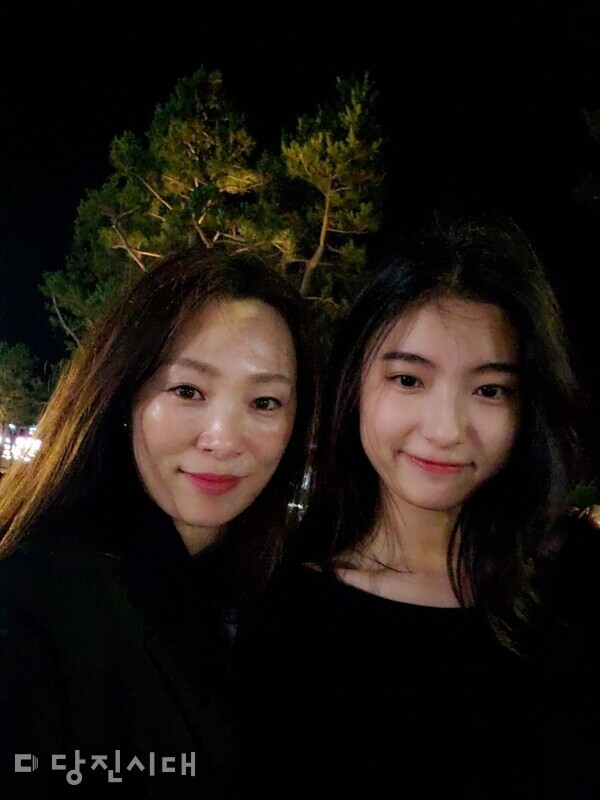 어머니 서미선 씨와 이은서 양