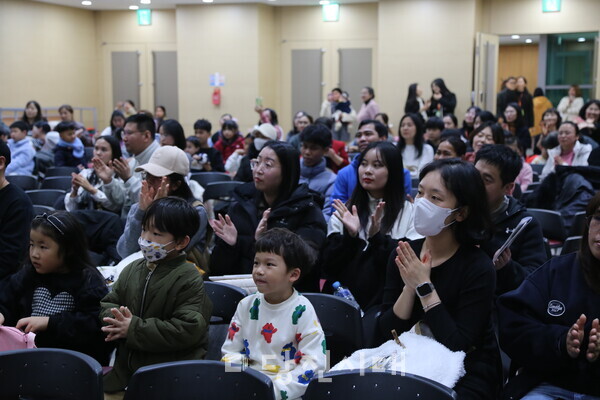 지난 7일 당진시건강가정지원센터와 다문화가족지원센터가 사업보고회를 당진시종합복지타운 대강당에서 개최했다.
