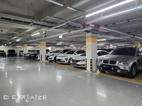 지난 17일 도심광장 주차장 내부 모습.