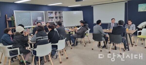 여울재가복지센터가 지난 14일 공식 개소하며 지역 사회 복지 서비스에 새로운 장을 열었다.